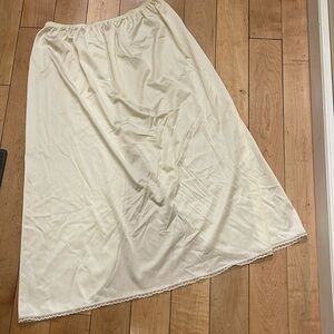 Vintage Vanity Fair Half Slip‎